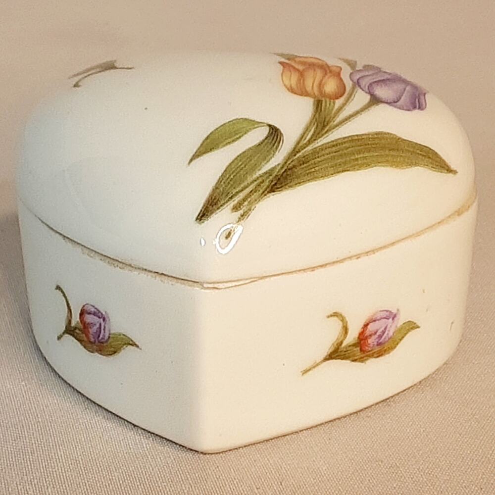 Limoges France Porcelain Heart Shape Trinket Box Hand Painted Tulip Pattern